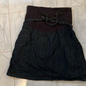 Thyme maternity blue denim skirt. EUC!